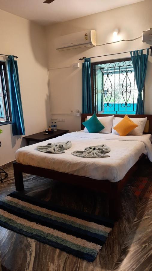 Tropical Wave Hostel Morjim Goa Eksteriør billede
