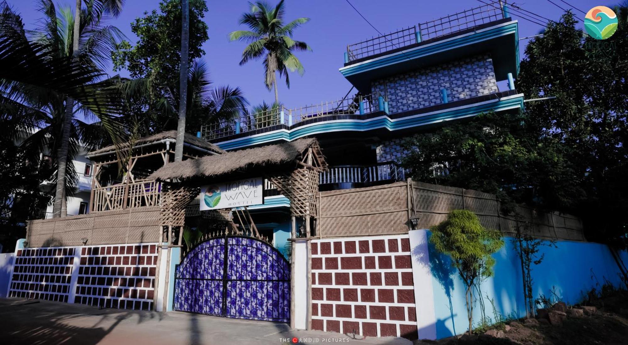 Tropical Wave Hostel Morjim Goa Eksteriør billede